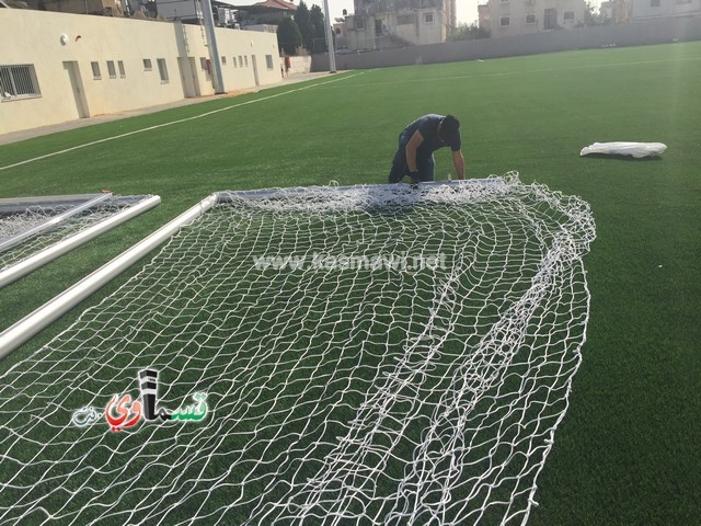     فيديو: تركيب الشباك والبوابات في الملعب الشرقي ورمزي بدير يصرح  مجتمعنا يعشق النقد الاعمى ولا ينظرون الى الانجاز كإنجاز ...  